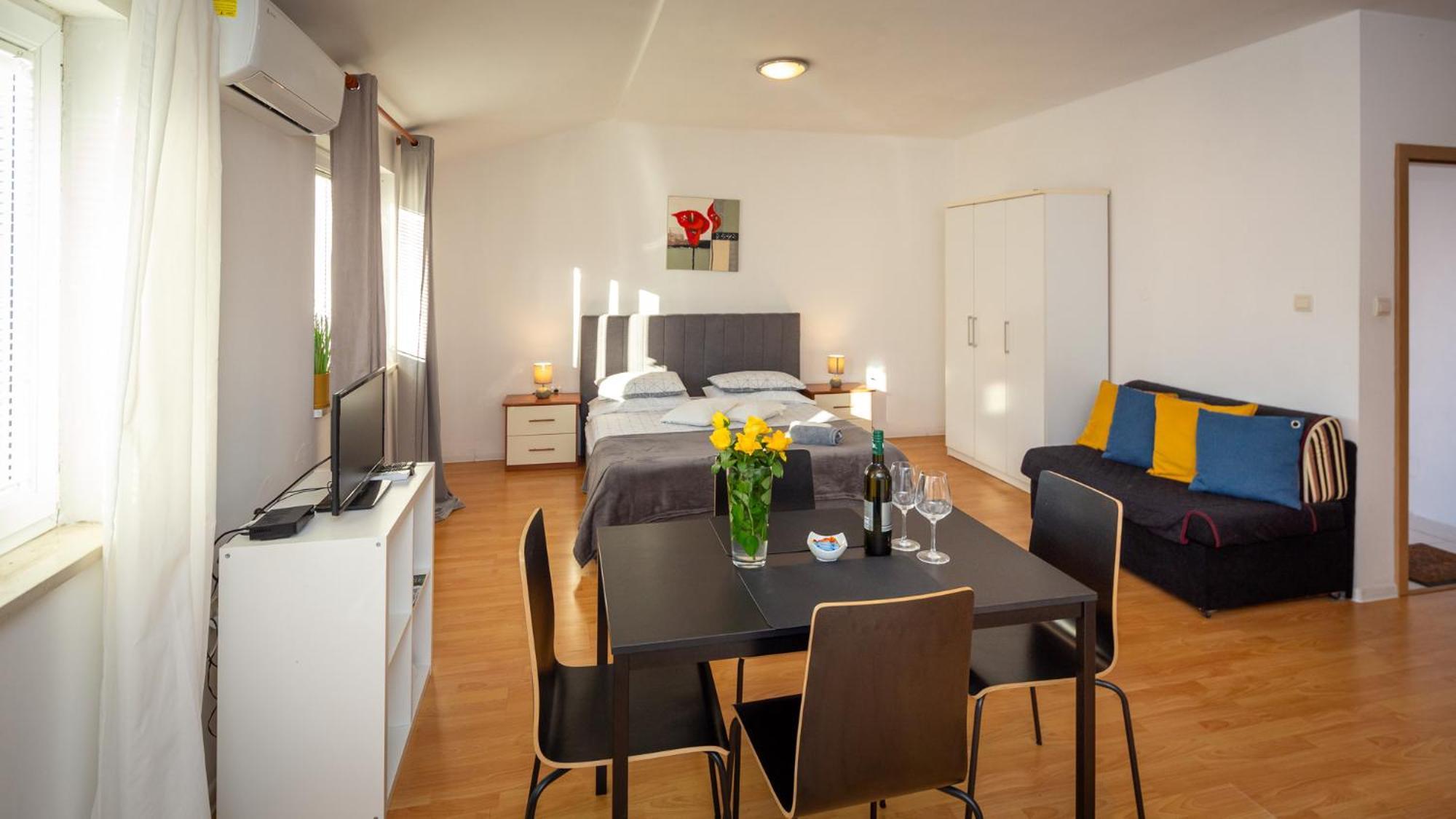 Luka Free Bikes Apartment
