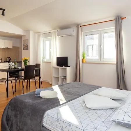 Apartments Luka Free Bikes Rovinj Exterior foto